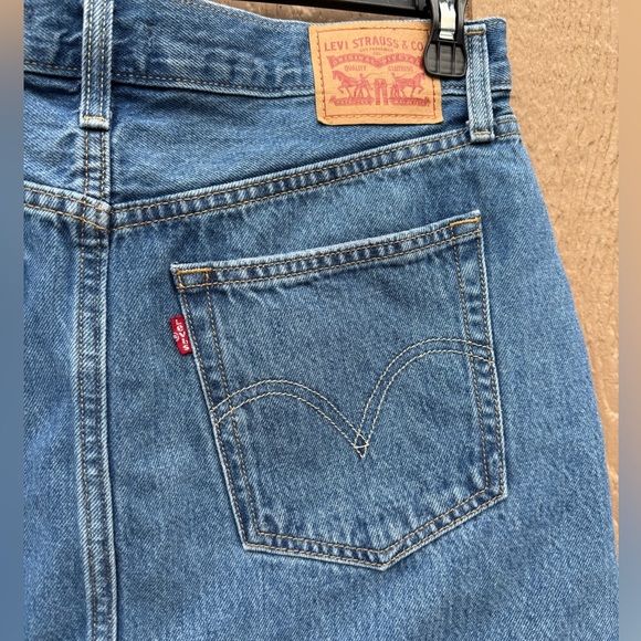 Levi's Icon Skirt A-Line Denim Blue Short Size 29 Button Pockets Logo Accents - Picture 6 of 8